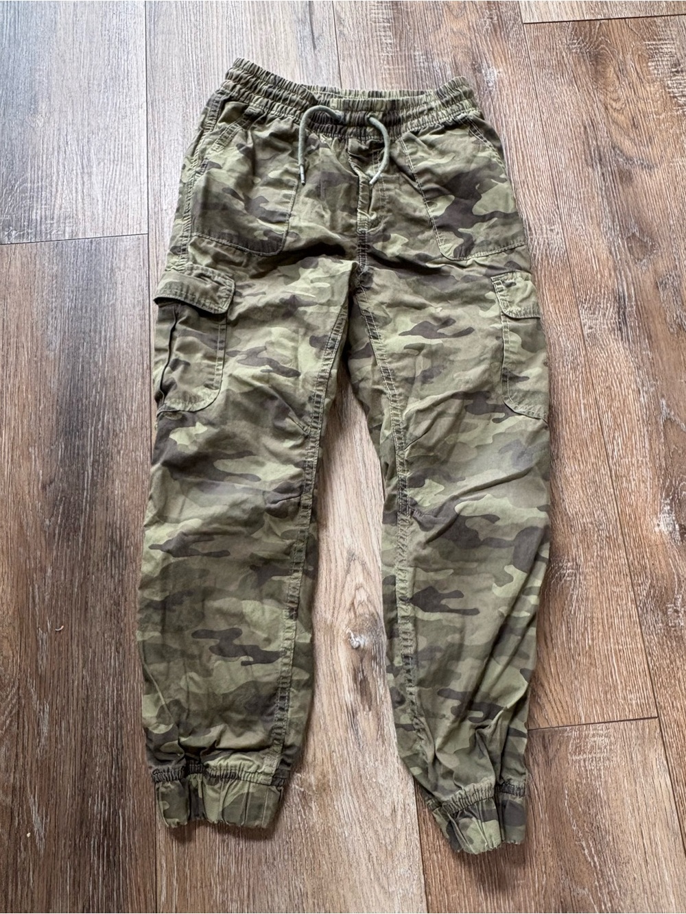 GAP kids Green Camouflage Cargo Joggers large boys 8-10